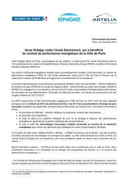 Anne Hidalgo visite l`école Damrémont, qui a bénéficié du